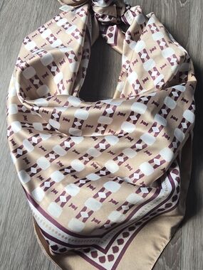 Made in Italy 100% Polyester Square Scarf Blush Mauve Geometric Print Large